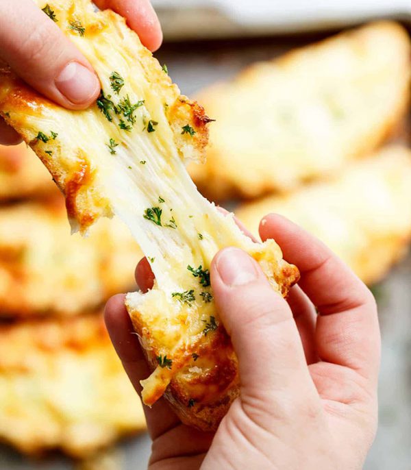 Garlic Bread with Cheese & one topping 4pcs